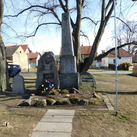 Pomník padlým ve Vyžlovce