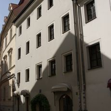 Wohn- und Geschäftshaus