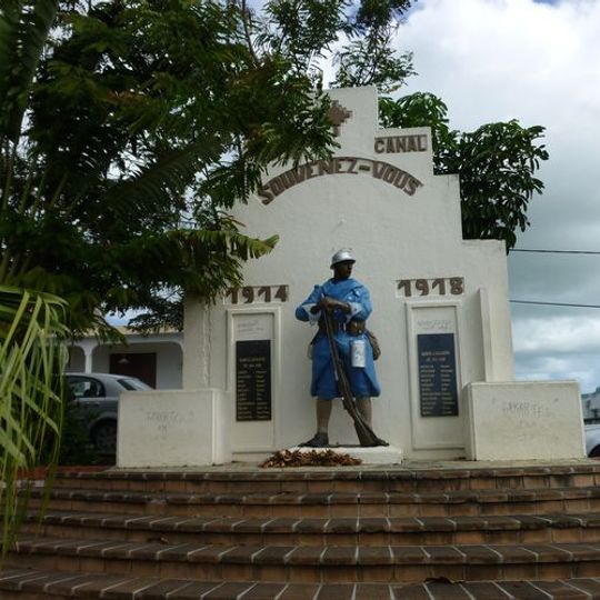 Monument aux morts de Petit-Canal