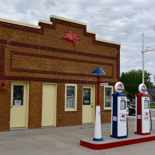 Pioneer Oil Company Filling Station