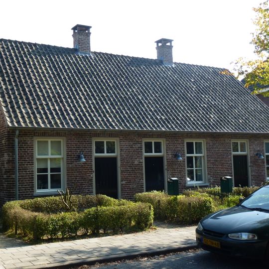 Drie dorpswoonhuizen