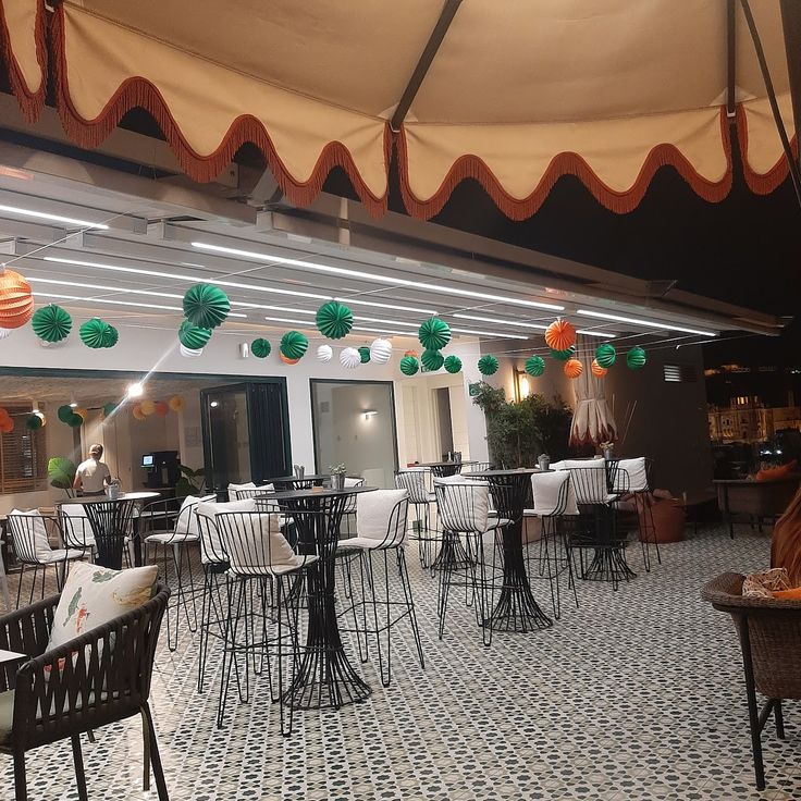 H10 Croma Rooftop Bar