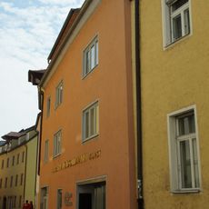 Wohn- und Geschäftshaus