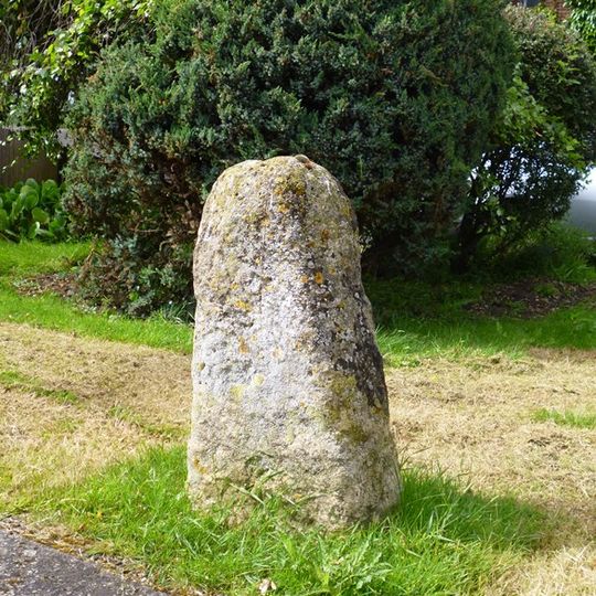 Milestone, Broadway Road, Bengeworth, by No. 58