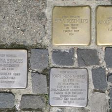 Stolperstein en memoria de Adolf Rosenberg