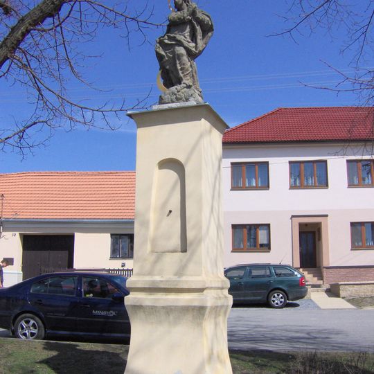 Socha P. Marie a boží muka