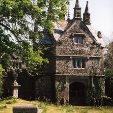 Bradstone Manor Gatehouse