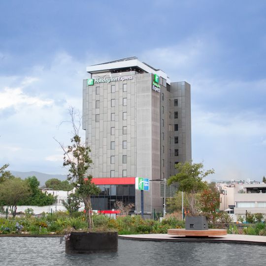 Holiday Inn Express Satélite