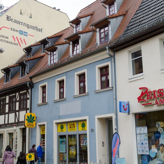 Wohnhaus in geschlossener Bebauung Peter-Breuer-Straße 29