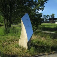 Památník severně od Černovic