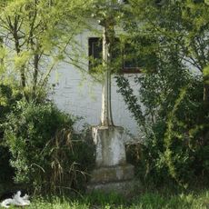 Kříž u domu Popovická 814