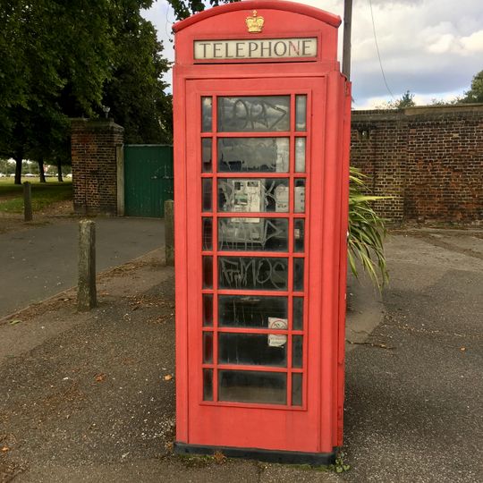 K6 Telephone Kiosk, Start Of Chesterfield Walk