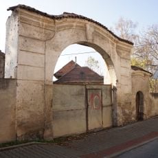 Brána s brankou usedlosti čp. 10