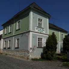 Smetanova 15, Hřebíkářská 5