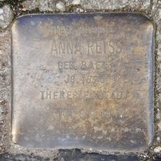 Anna Reiss