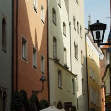 Wohn- und Geschäftshaus, ehemals Brauerei Schmid
