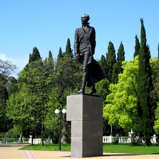 Նիկոլայ Օստրովսկու հուշարձան