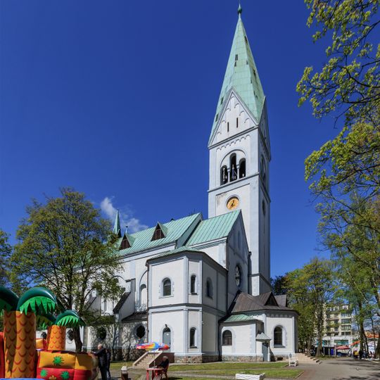 Queen Louise Kirsch Puppet Theater