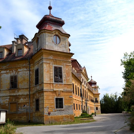 Kaštieľ Imricha Csákyho a park, kaštieľ