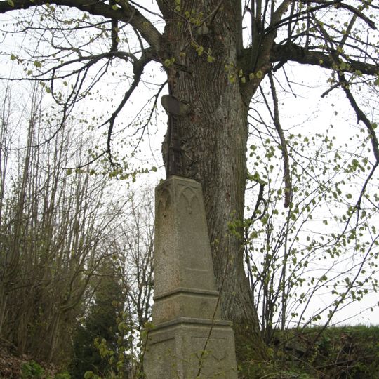 Kříž u Buršic u vodárny