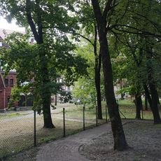 Otoczenie parkowe kościoła im. Marcina Lutra w Chorzowie