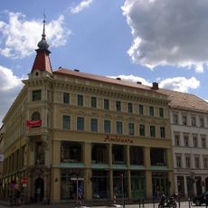 Wohn- und Geschäftshaus in geschlossener Bebauung Obermarkt 7 (Steinstraße 15)