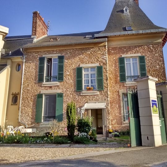 LES CHENEVIS Maison d'hôtes et GITE CITYBREAK
