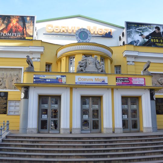 Corvin mozi