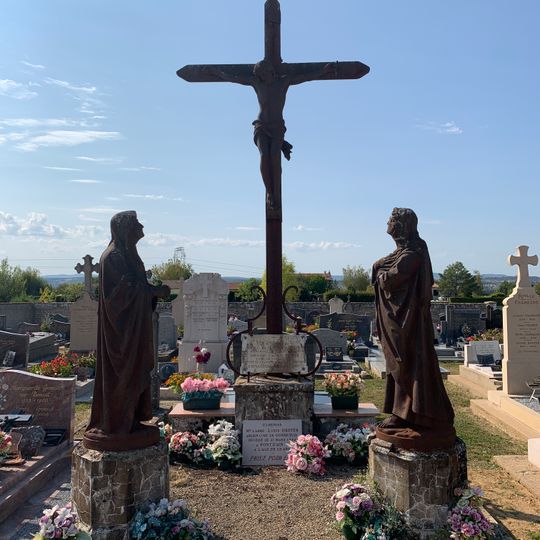 Cemetery cross of Manziat