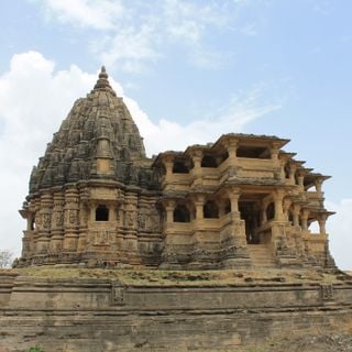 Navlakha Temple, Ghumli