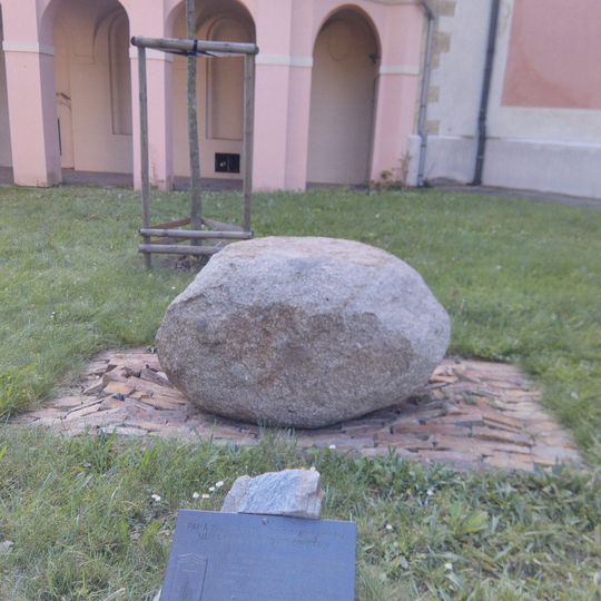 Památník Síla práva v parku Na Karlově