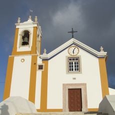 Pórtico da igreja de São Miguel de Alcaínça