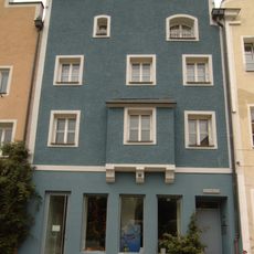 Wohn- und Geschäftshaus