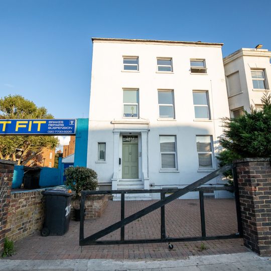 207, Clapham Road Sw9