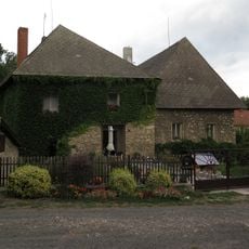 Měcholupy Old Castle