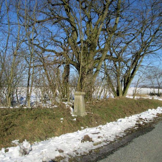 Kříž západně od Kosova u silnice