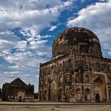 Bahamani Tombs