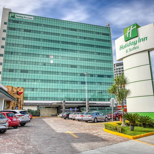 Holiday Inn & Suites Leon Plaza Mayor, an IHG Hotel