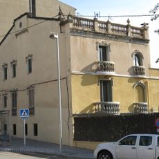 Building in carrer Montserrat, 12