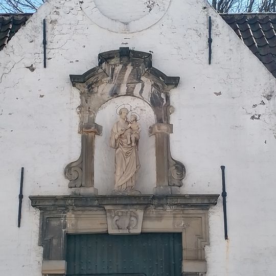 Wayside shrine, gate, Work of art, sculpture