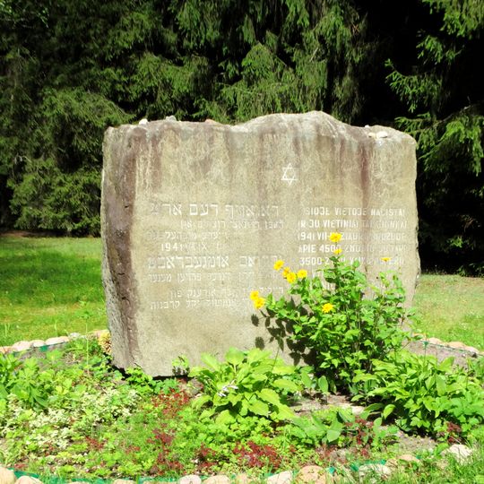 Žalioji Forest Holocaust Memorial