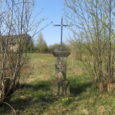 Kříž u cesty za hotelem Lípa v Cínovci