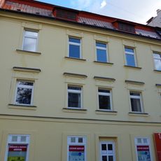 Veselá 14, Česká 7