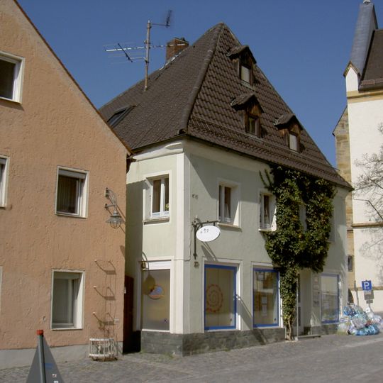 Wohn- und Geschäftshaus