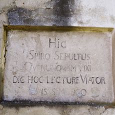 Hlohovecký hrad, doska nápisová