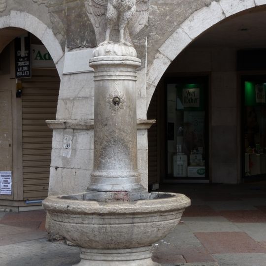 Fontana dell'aquila