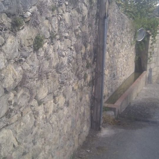 Font del poble d'Oix