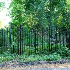 Beverweert: smeedijzeren hek