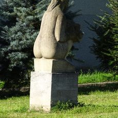 Socha v Kozojedech u domu 144