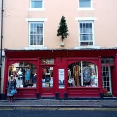 6 And 8, Market Street